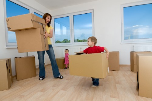 Removal van loading and transport service in Gallows Corner